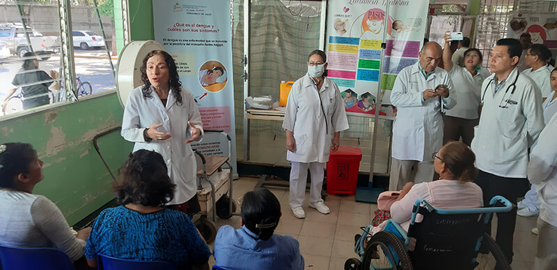 recorrido-oms-doctora-sonia-castro-por-hospitales-masaya